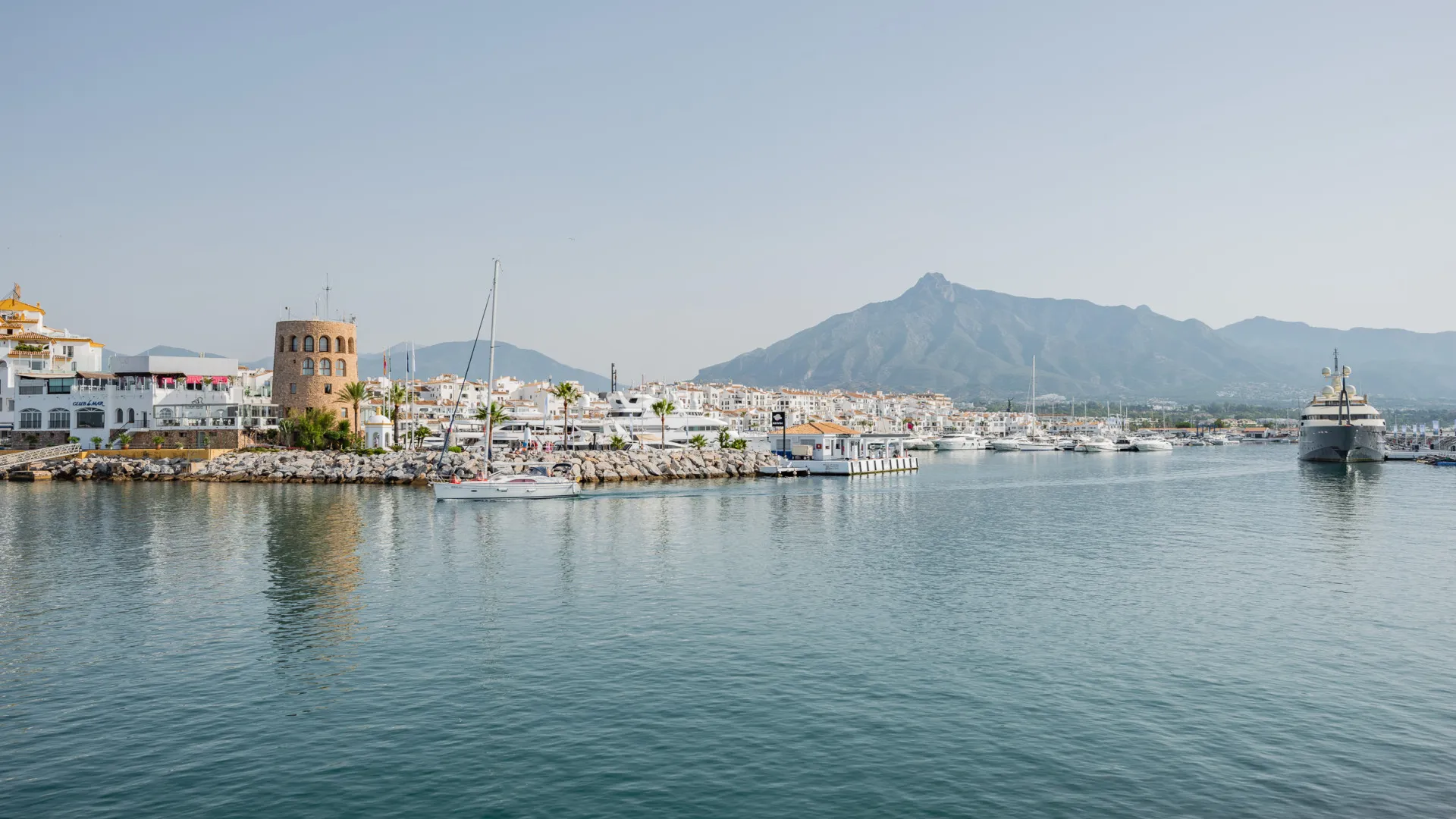 2 bedrooms apartment in Marbella - Puerto Banus for sale