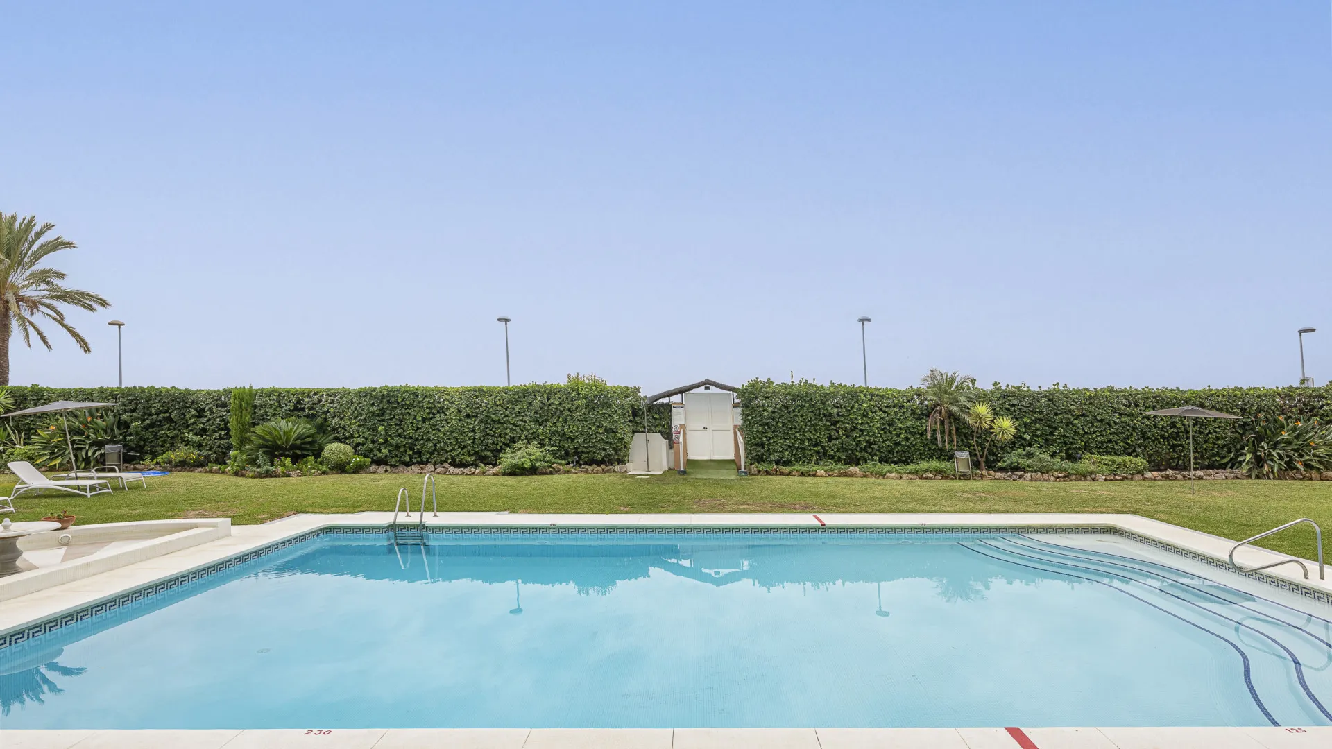2 bedrooms apartment in Marbella - Puerto Banus for sale