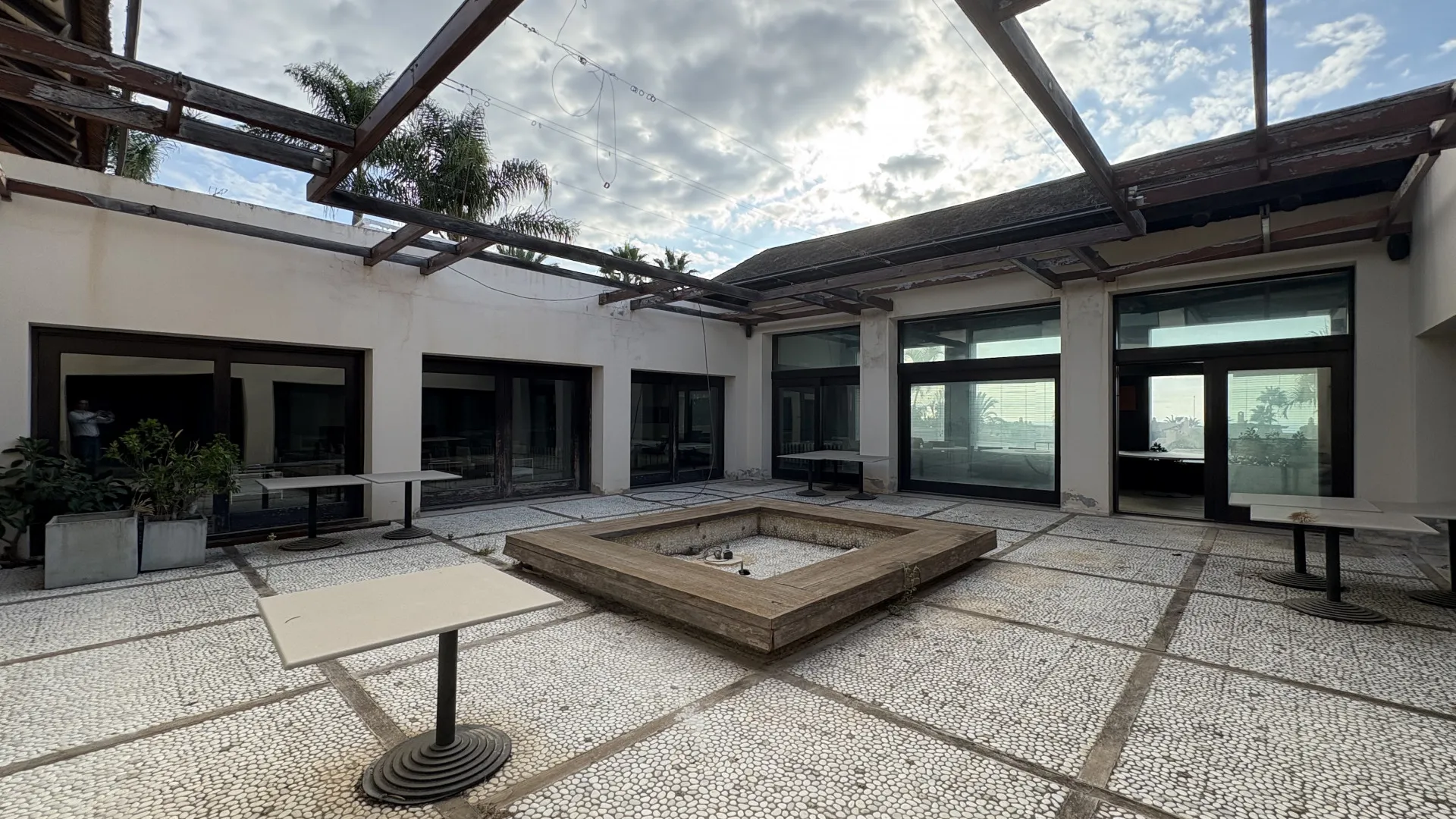 Buy restaurant in Mansion Club