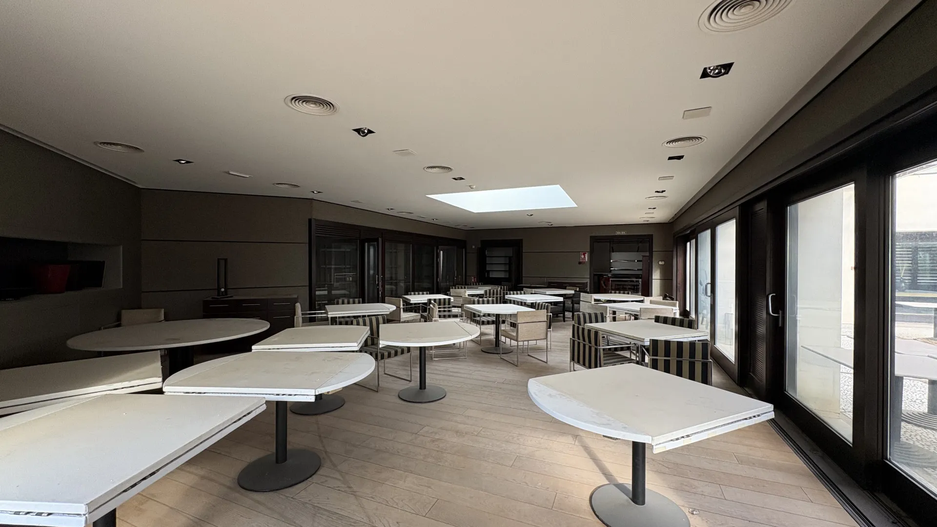 Buy restaurant in Mansion Club
