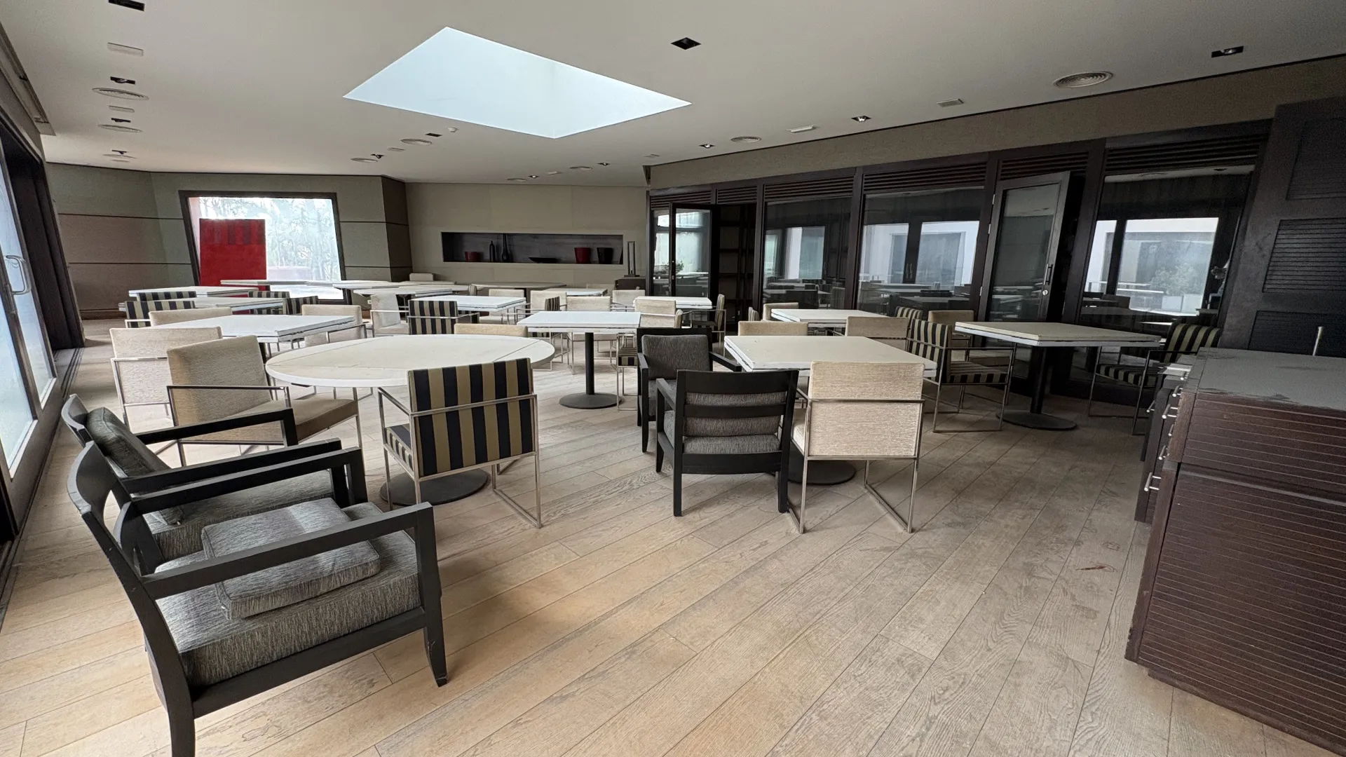 Buy restaurant in Mansion Club