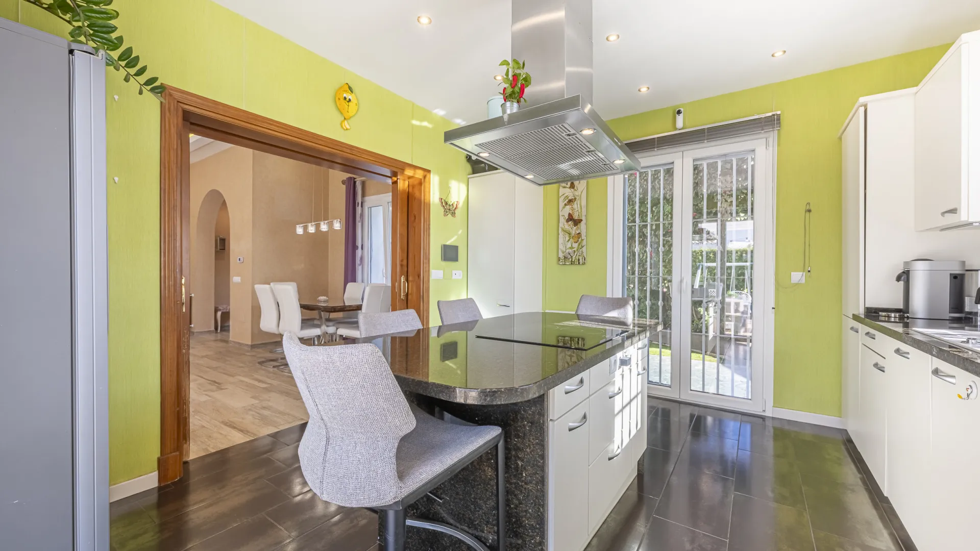Se vende villa en Carretera de Istan de 4 dormitorios