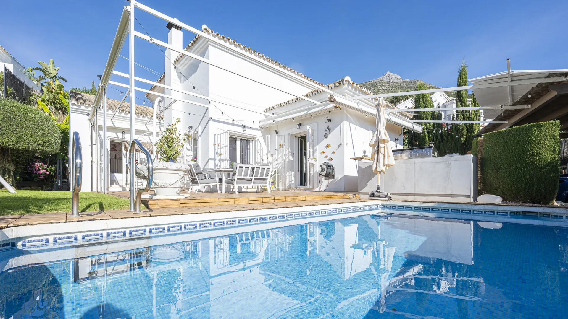 Se vende villa en Carretera de Istan de 4 dormitorios