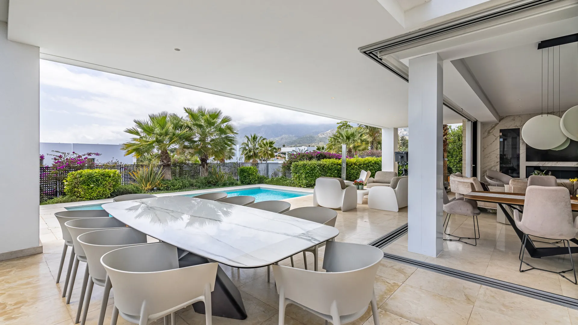 Buy villa in Rio Real
