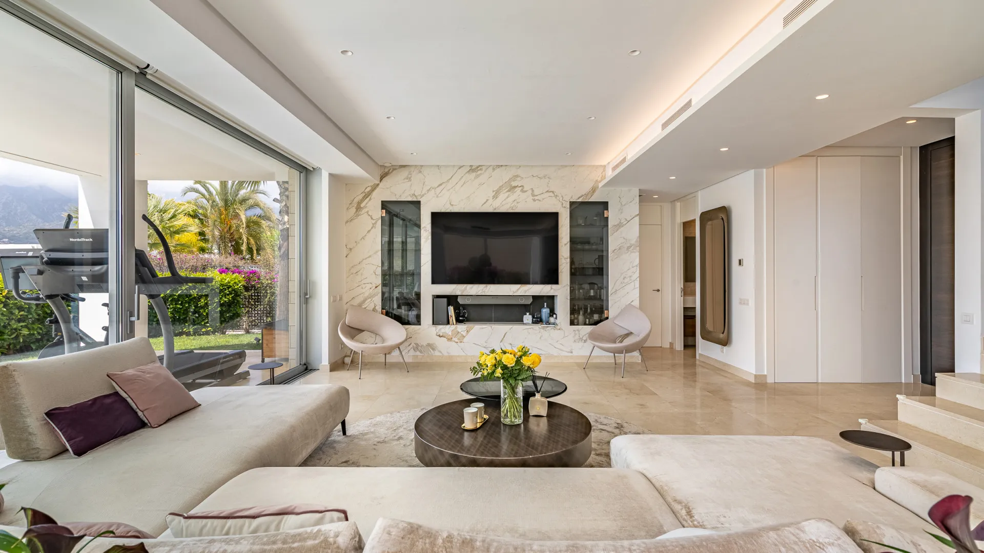 Buy villa in Rio Real