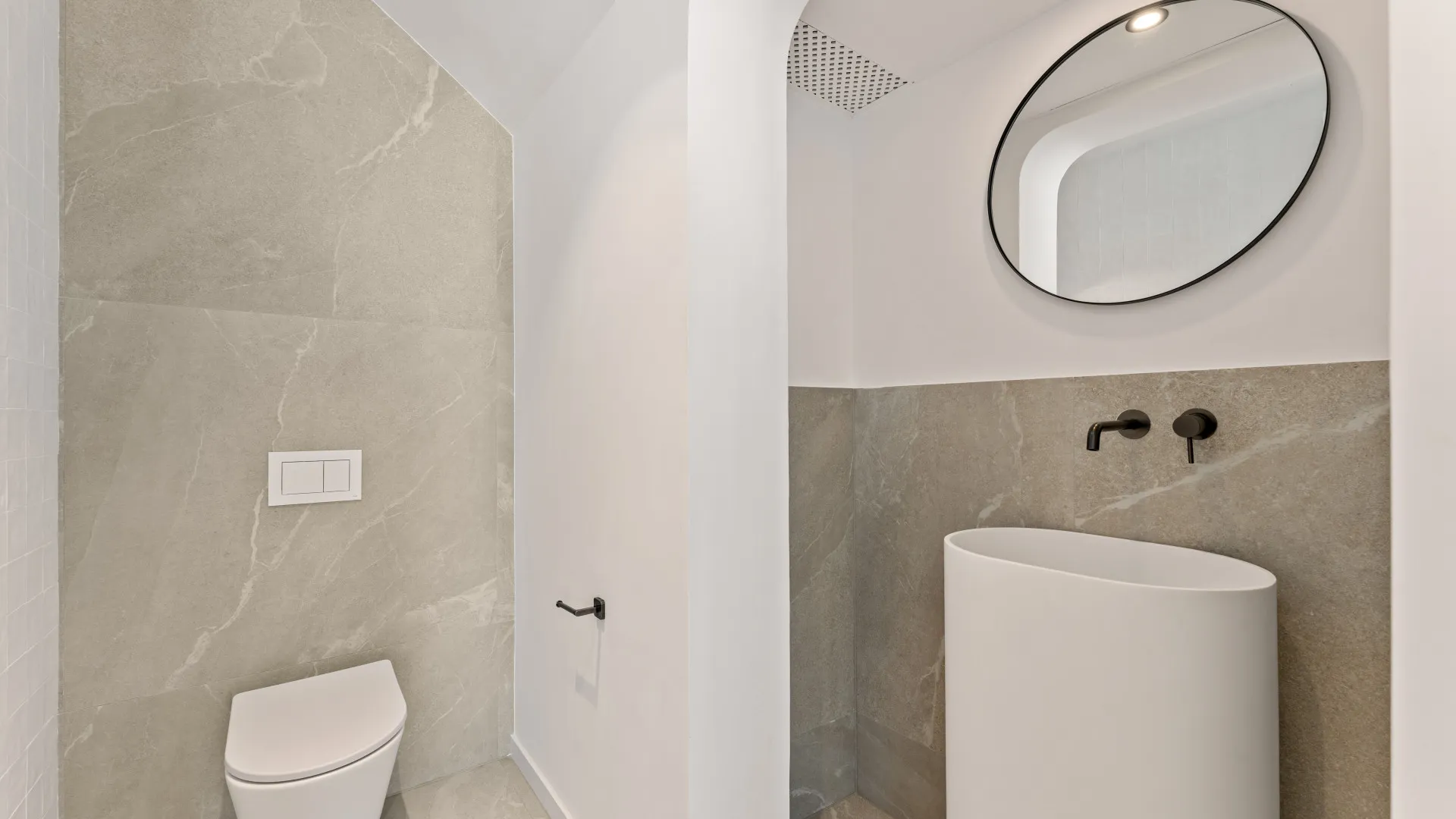 Duplex en venta en Las Colinas de Marbella con 3 dormitorios