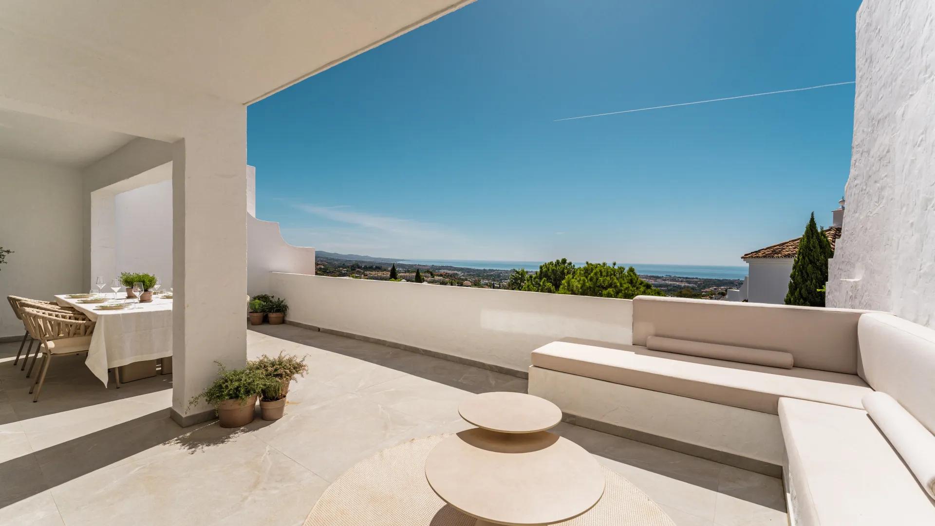 Duplex en venta en Las Colinas de Marbella con 3 dormitorios