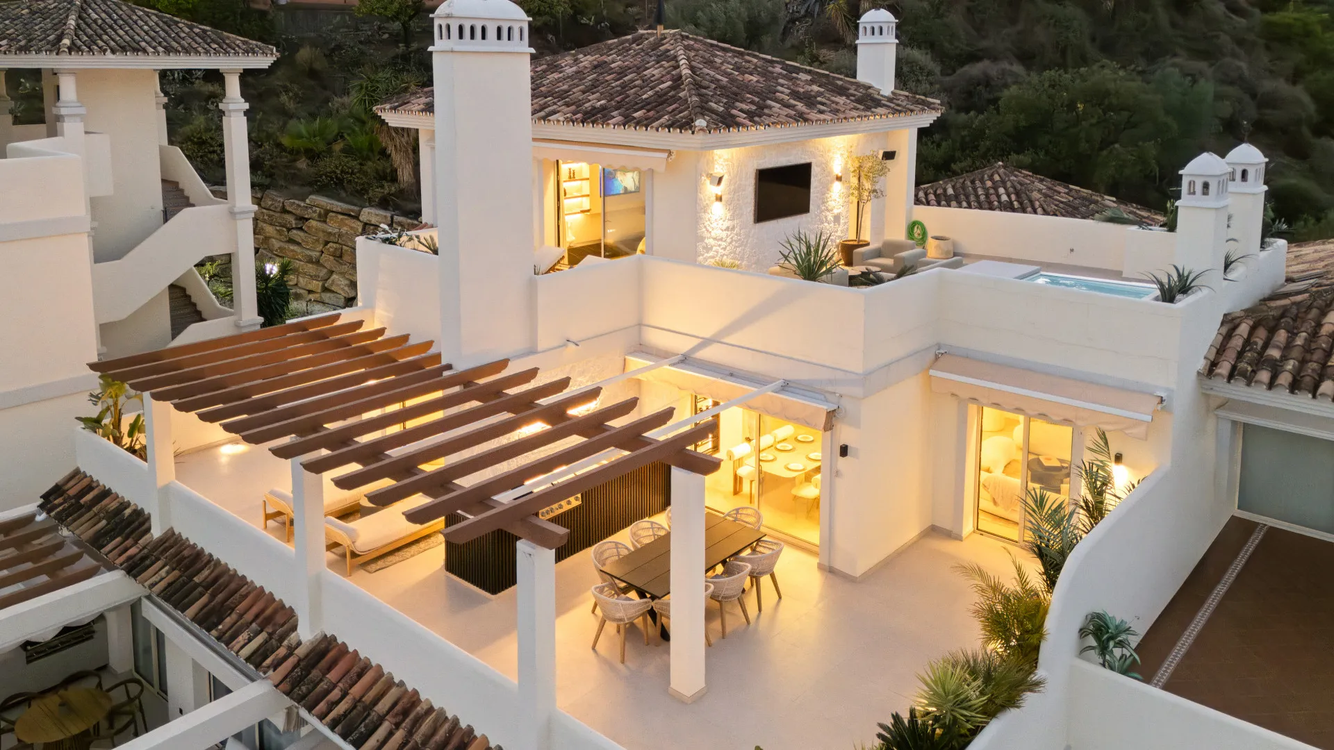 Duplex penthouse with 3 bedrooms for sale in Palacetes Los Belvederes