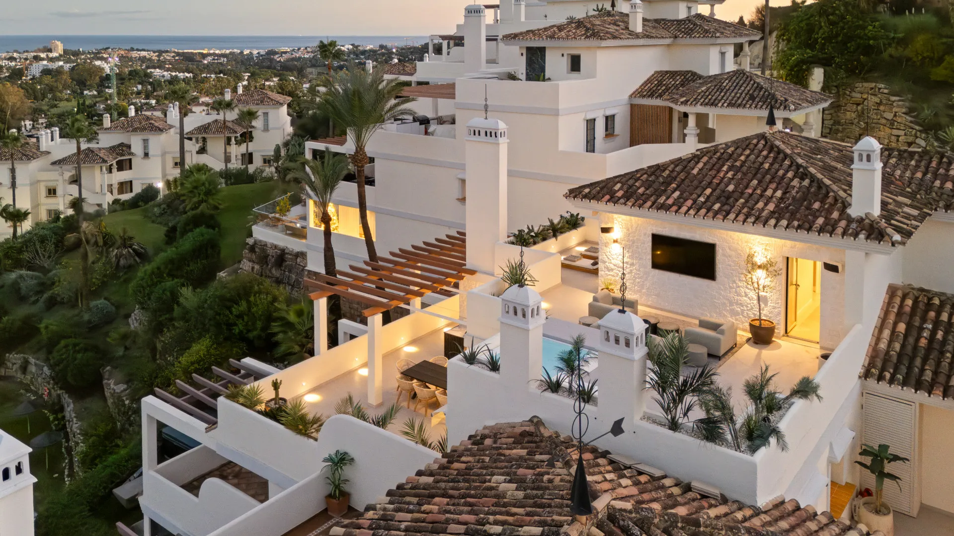 Duplex penthouse with 3 bedrooms for sale in Palacetes Los Belvederes