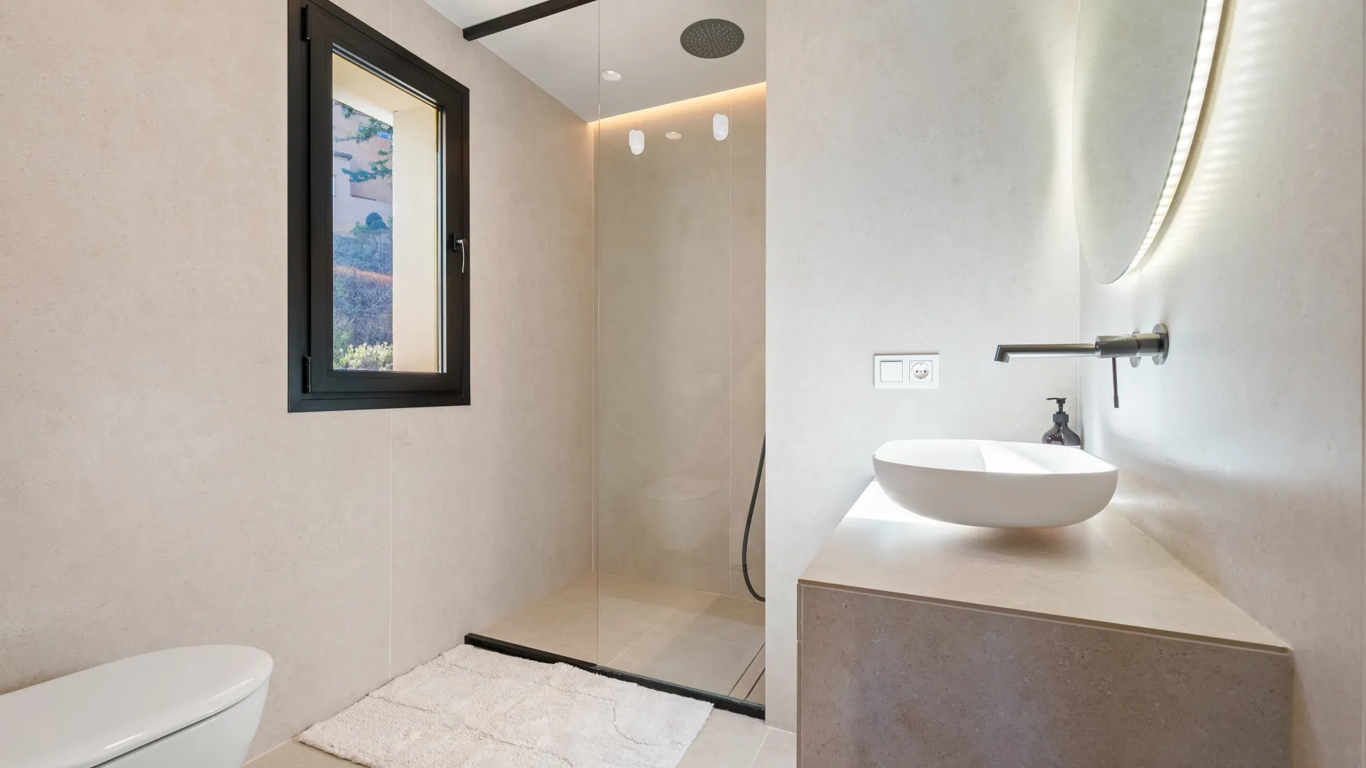 Duplex penthouse with 3 bedrooms for sale in Palacetes Los Belvederes
