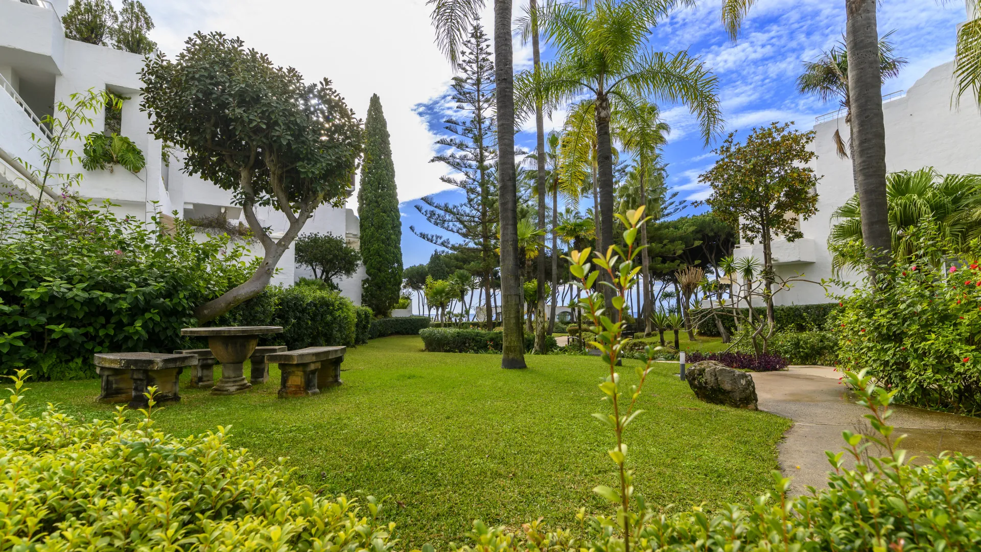 For sale Alhambra del Mar ground floor apartment with 3 bedrooms