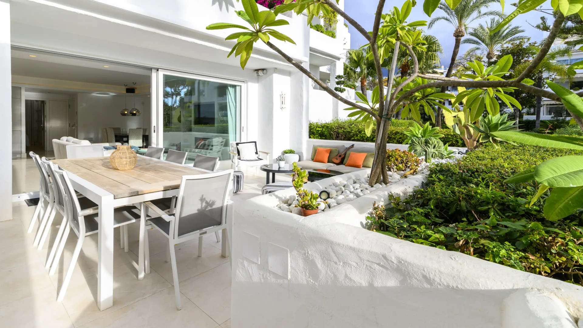 For sale Alhambra del Mar ground floor apartment with 3 bedrooms