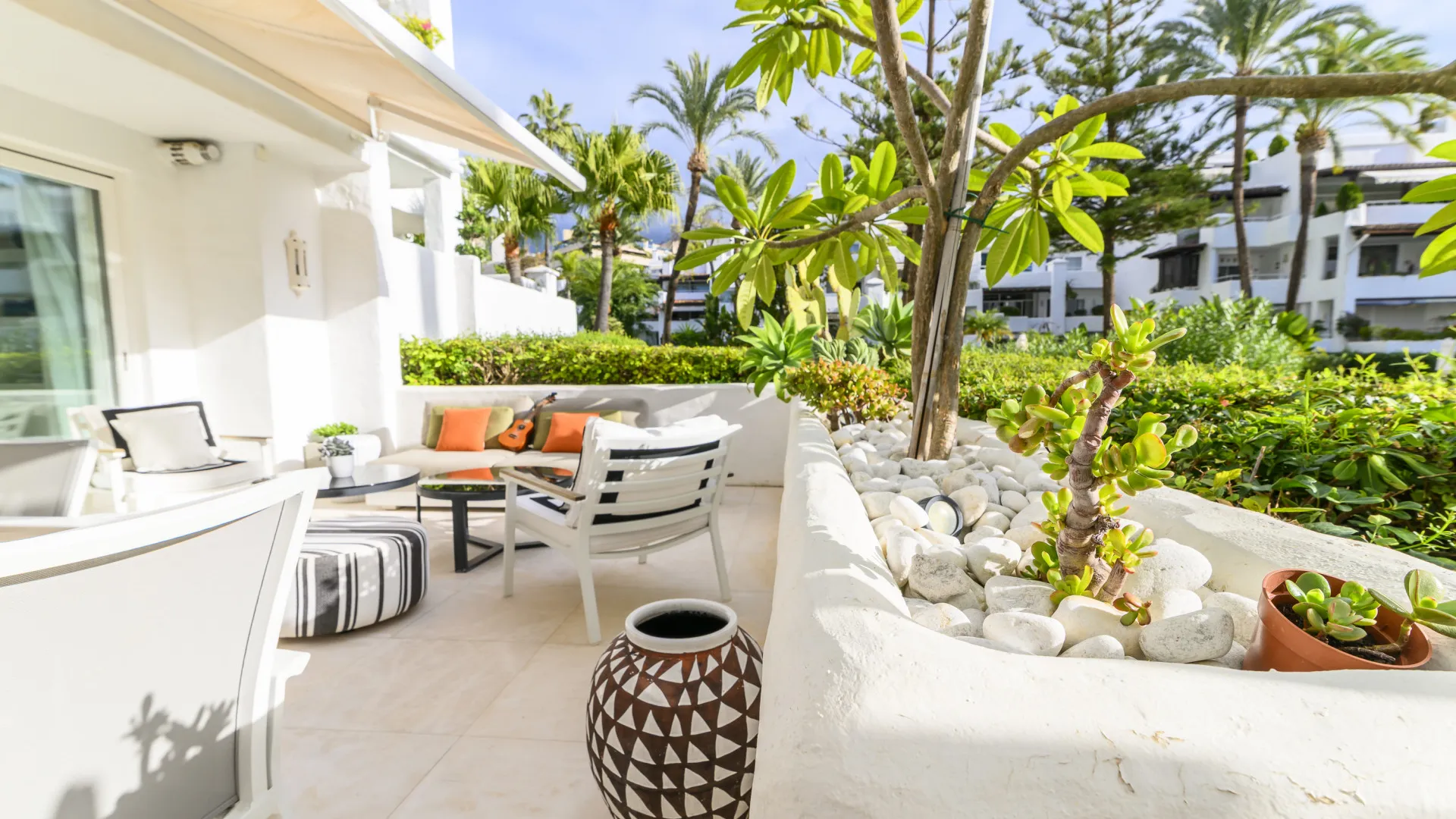 For sale Alhambra del Mar ground floor apartment with 3 bedrooms