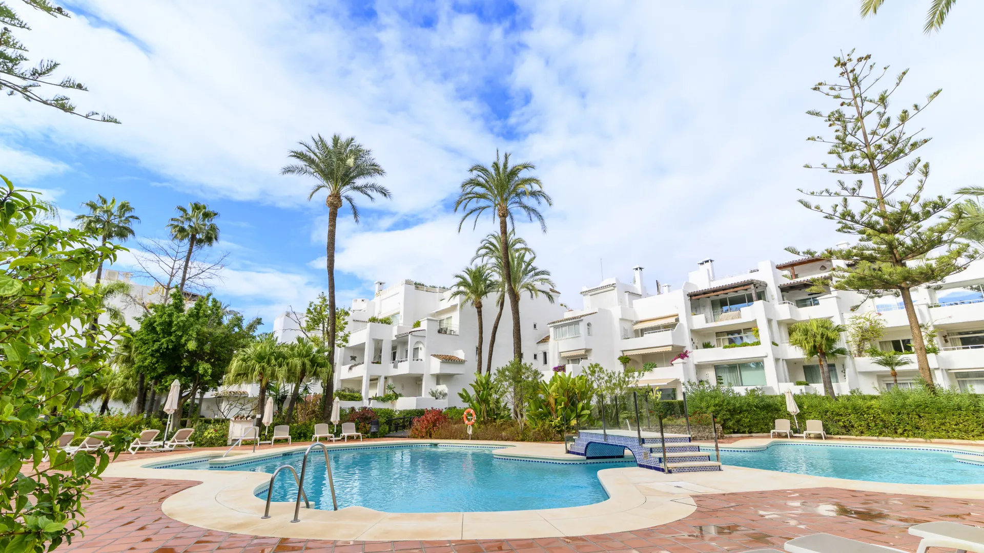 For sale Alhambra del Mar ground floor apartment with 3 bedrooms