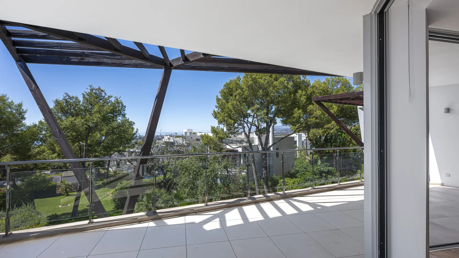 Meisho Hills town house for sale