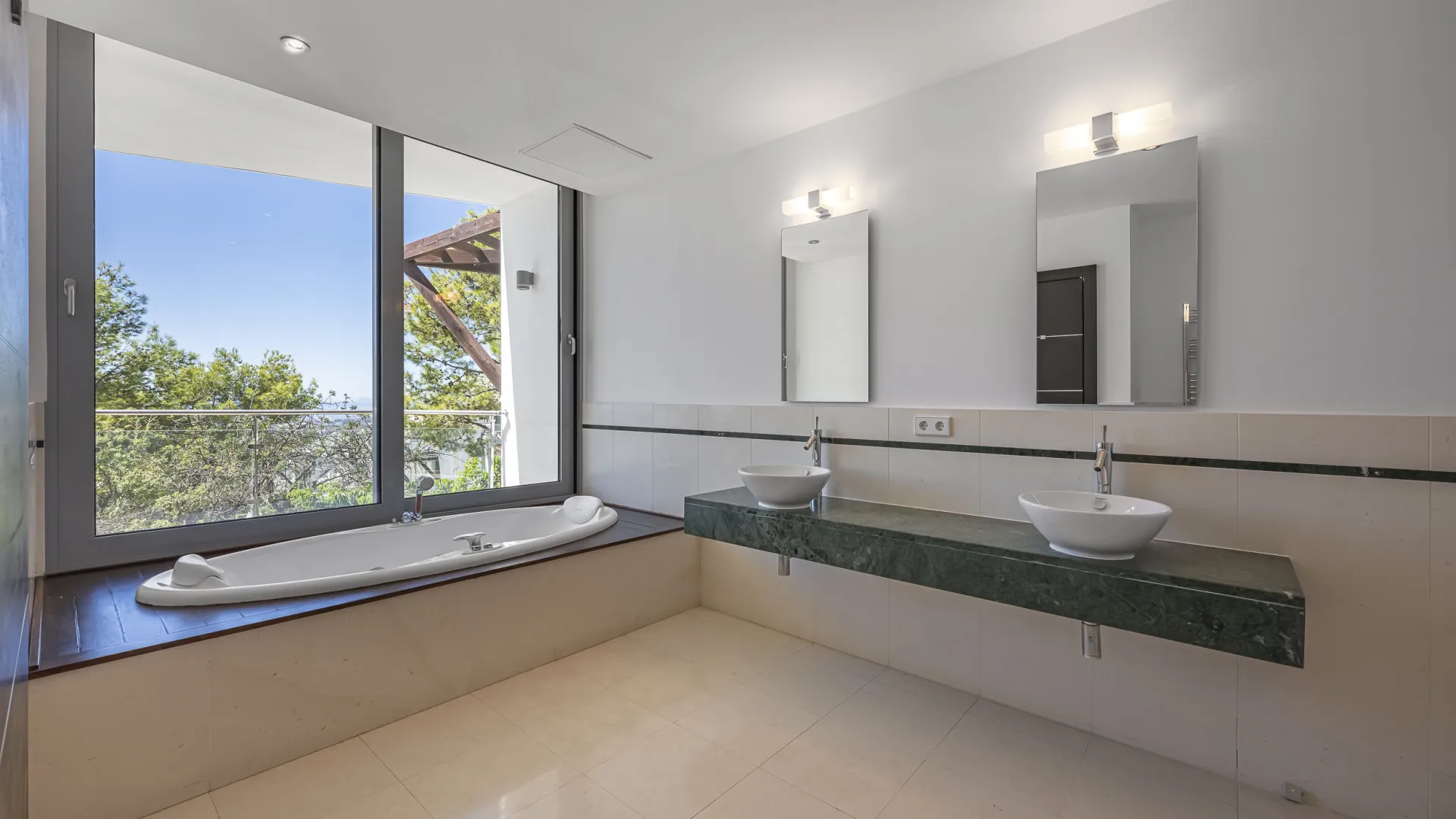 Meisho Hills town house for sale
