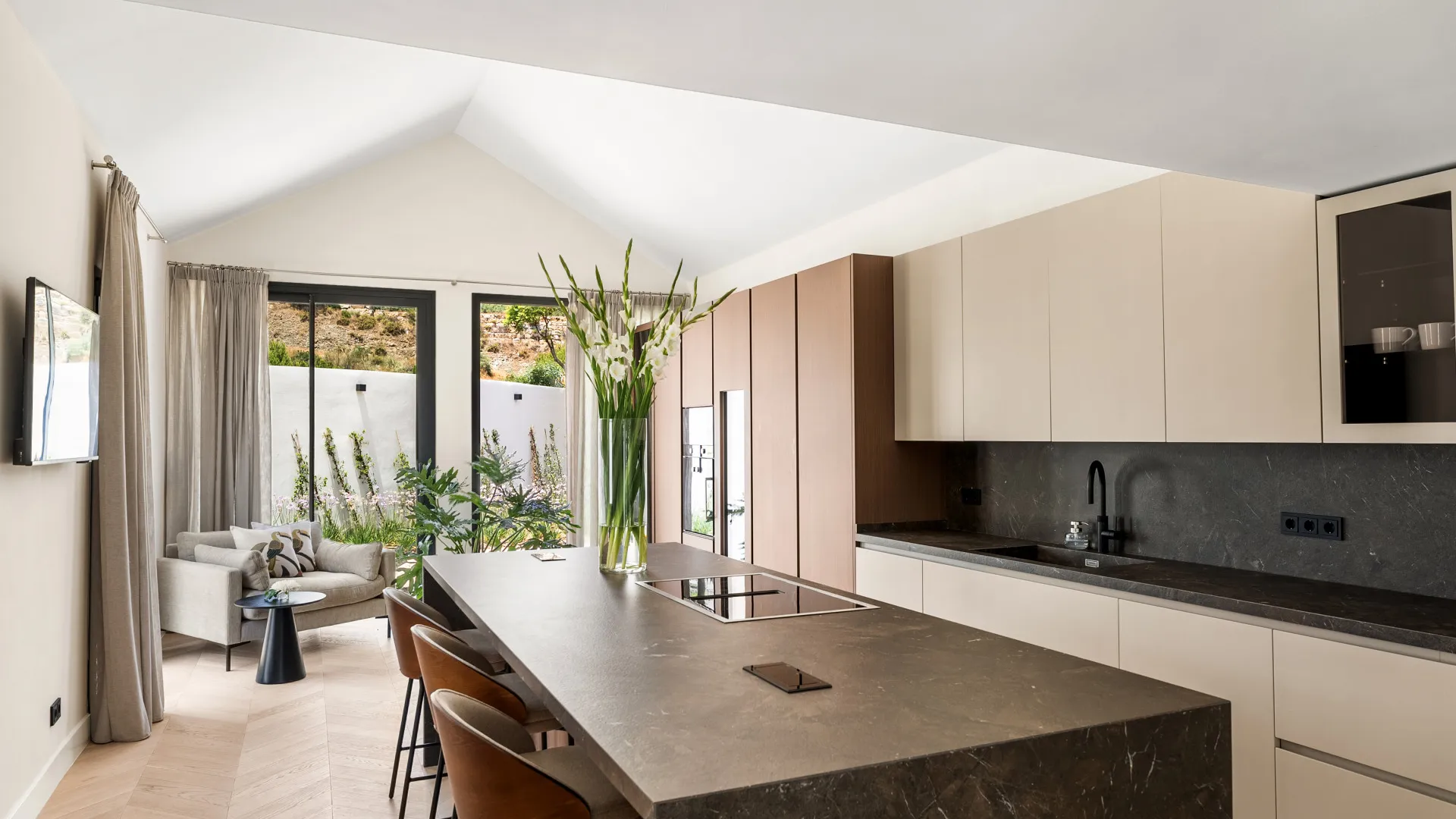 6 bedrooms villa for sale in Los Flamingos