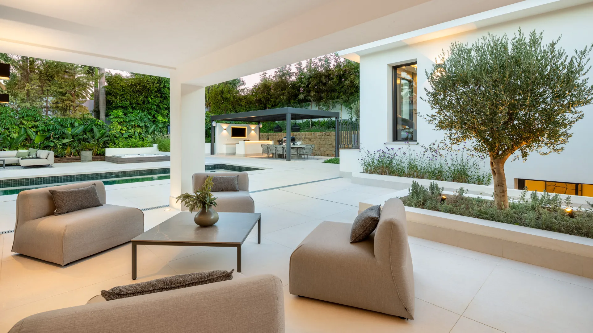 Villa with 5 bedrooms for sale in Las Brisas