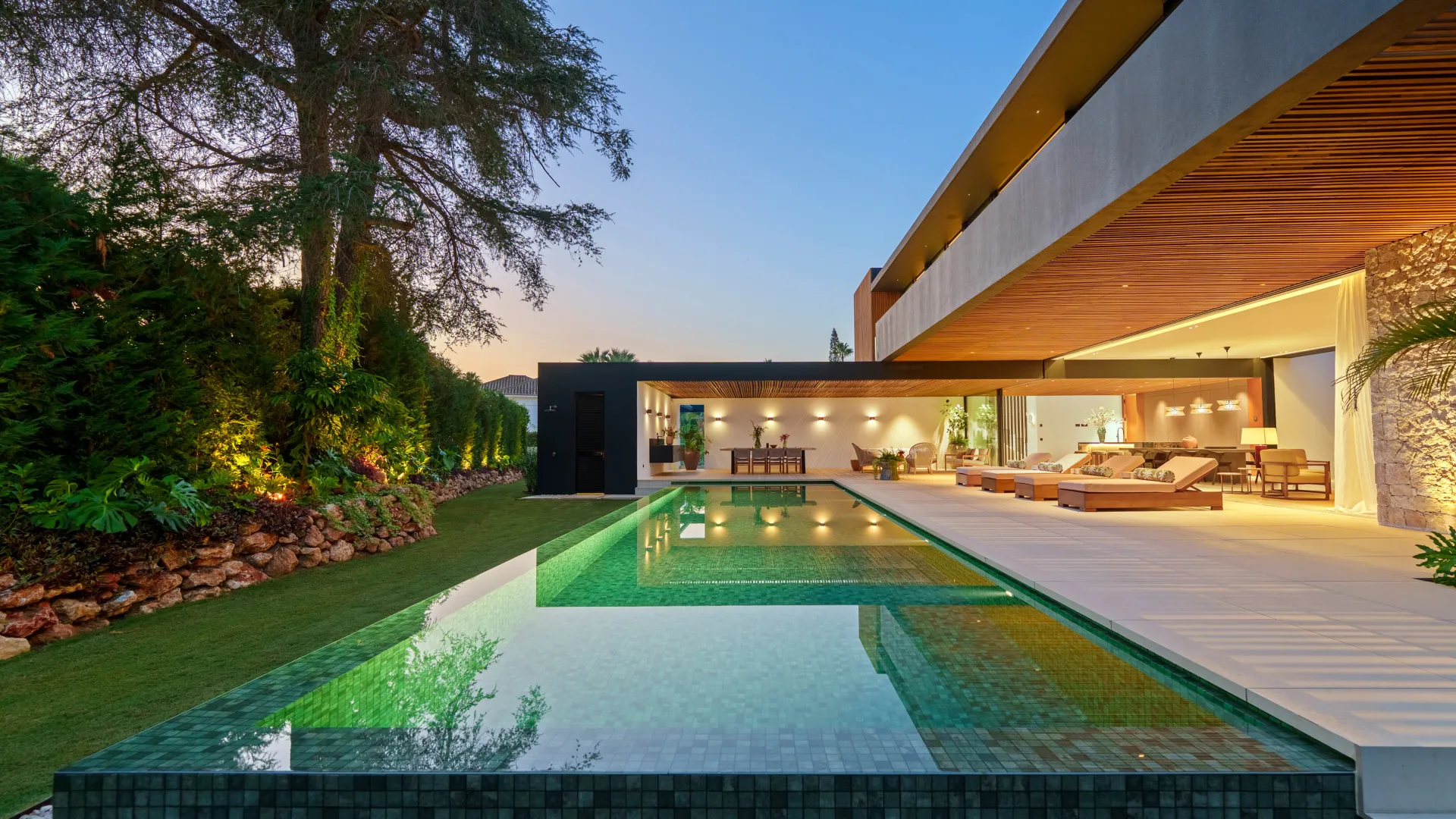 Villa con 6 dormitorios en venta en Parcelas del Golf