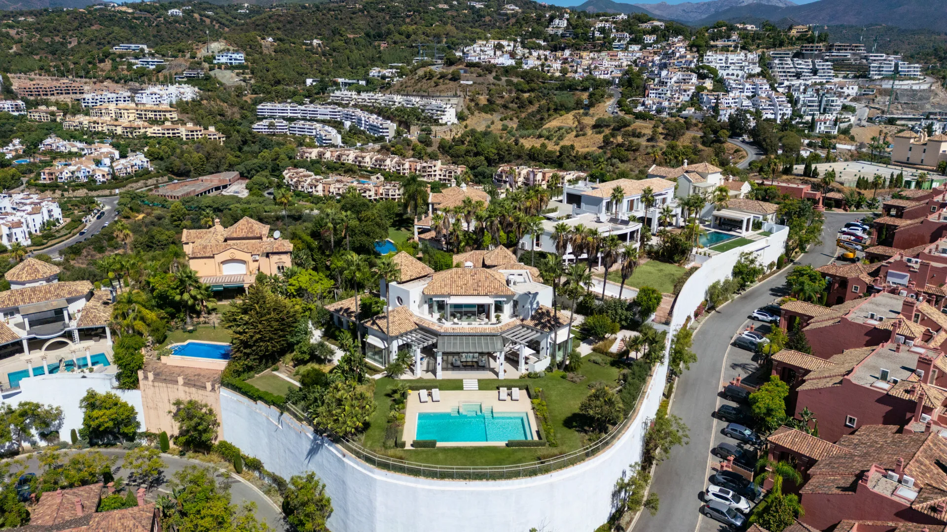 Monte Halcones 7 bedrooms villa for sale