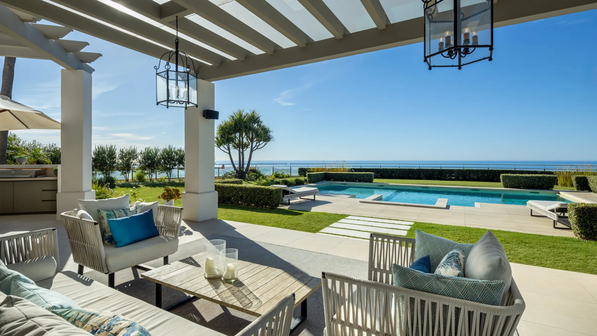 Monte Halcones 7 bedrooms villa for sale