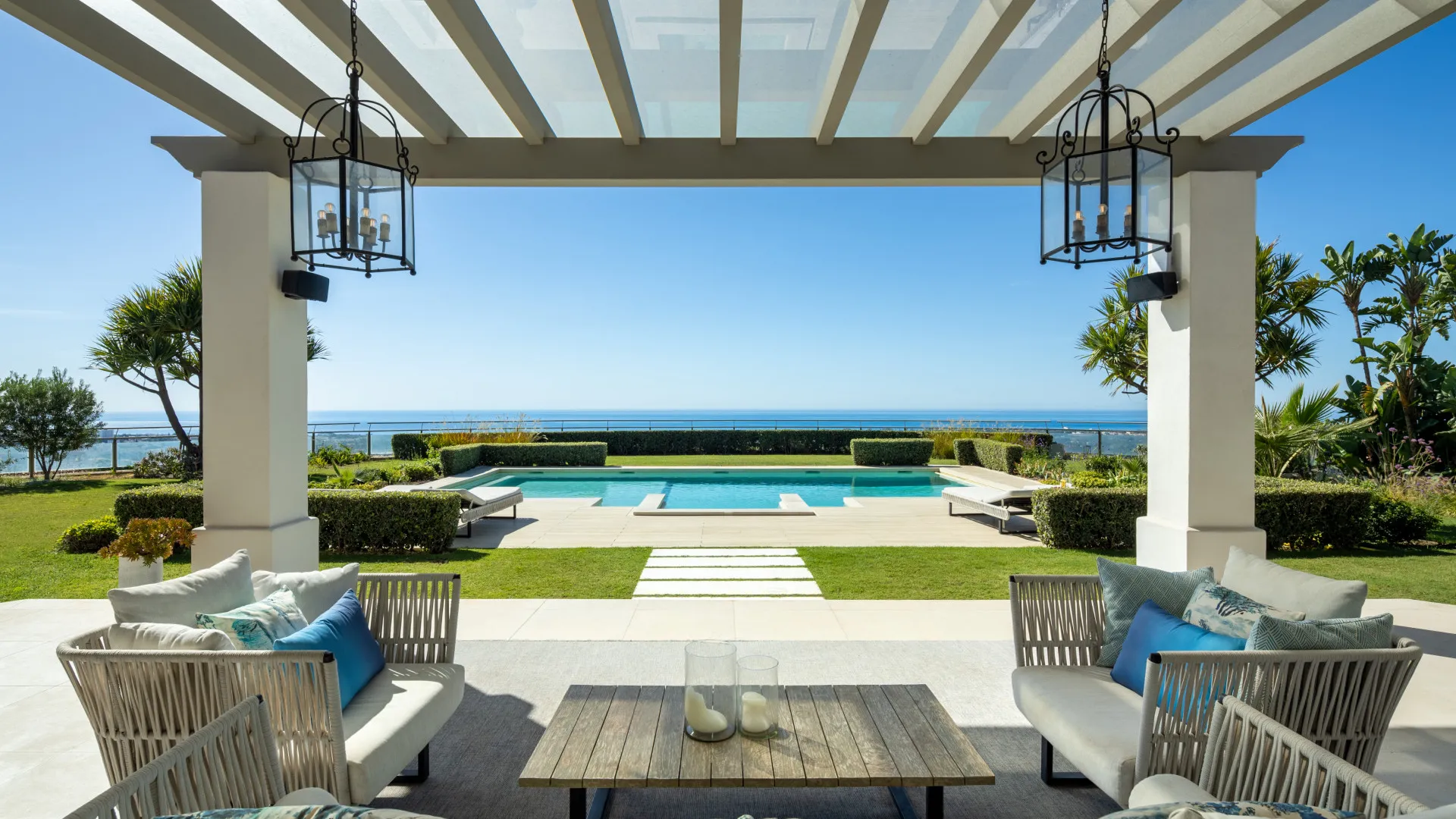Monte Halcones 7 bedrooms villa for sale