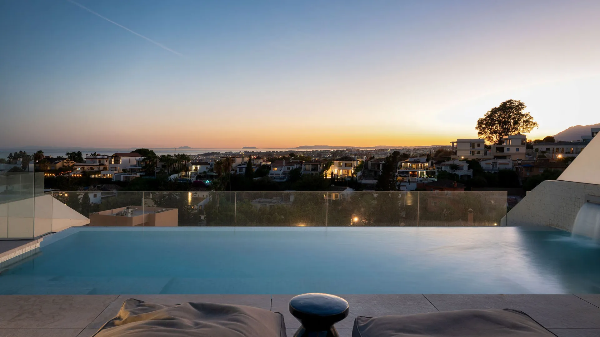 For sale semi detached house in Nueva Andalucia