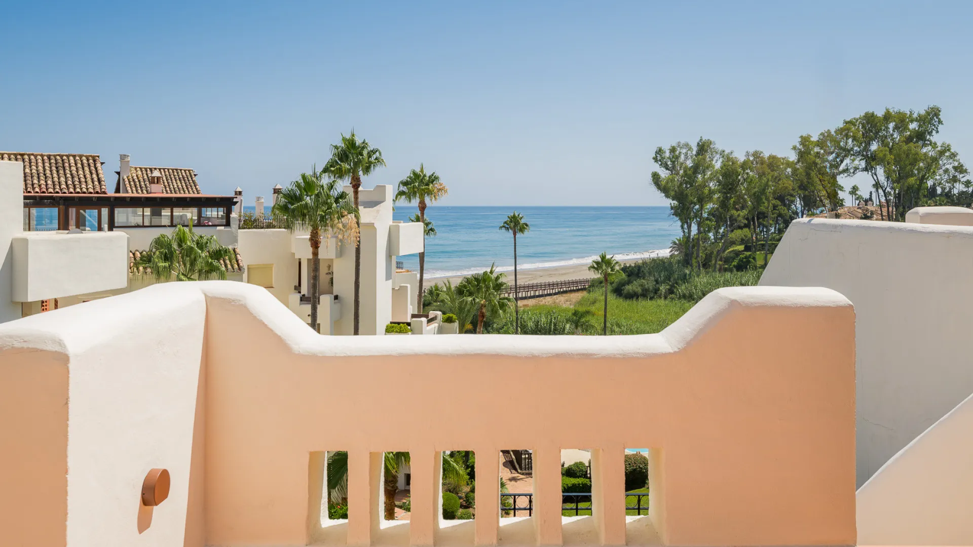 3 bedrooms duplex penthouse for sale in Estepona East