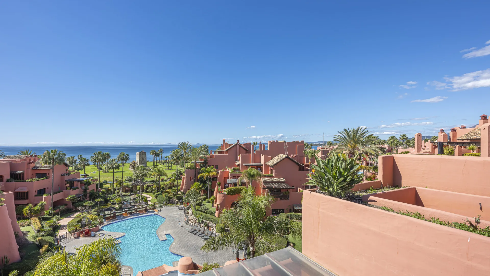 Penthouse for sale in Torre Bermeja