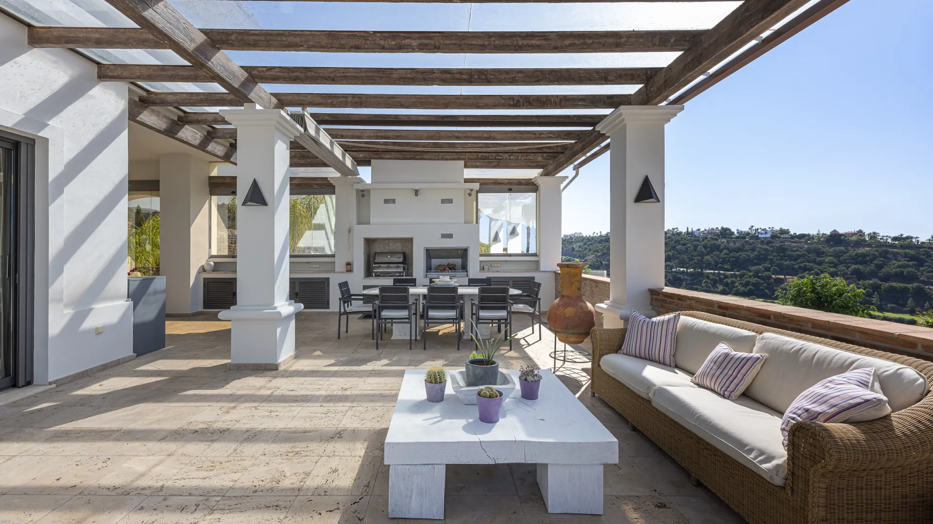 Comprar villa en Los Arqueros con 5 dormitorios