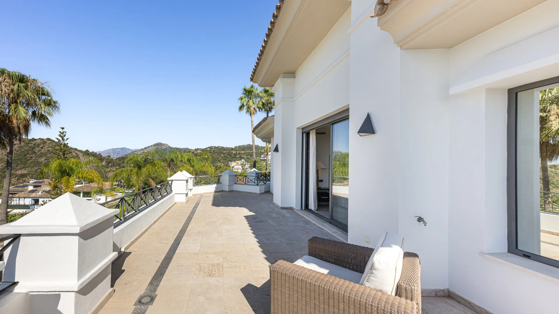 Comprar villa en Los Arqueros con 5 dormitorios