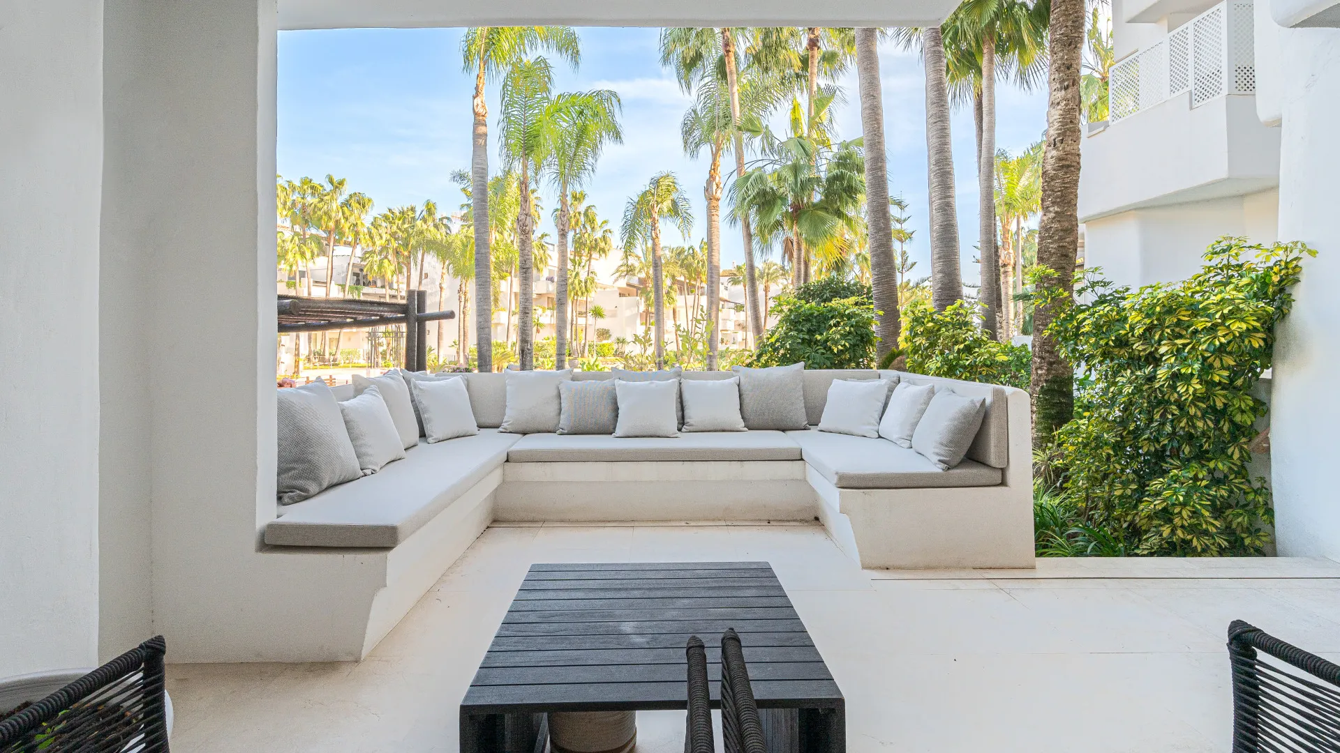 For sale Marina Puente Romano 3 bedrooms apartment