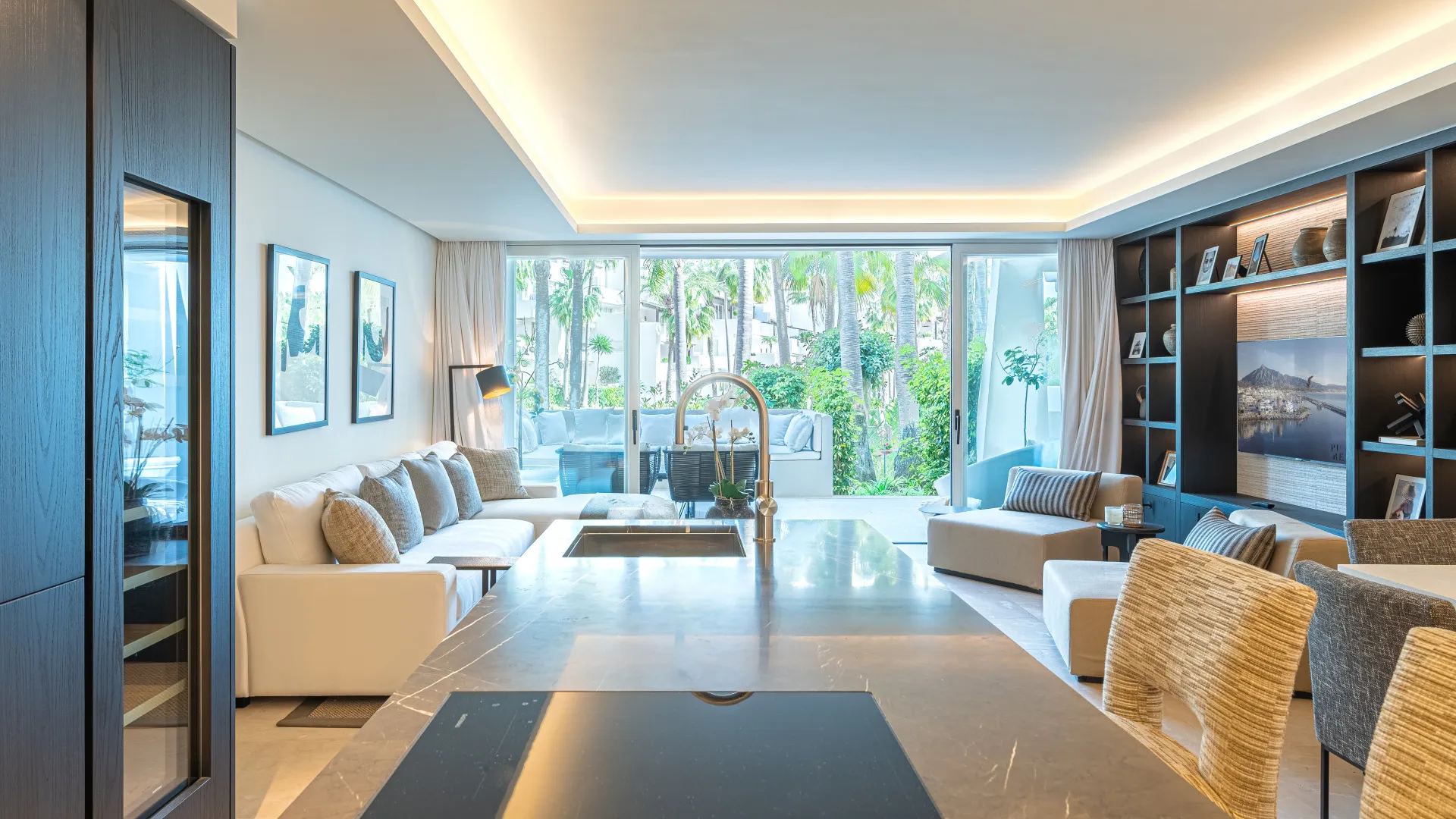 For sale Marina Puente Romano 3 bedrooms apartment