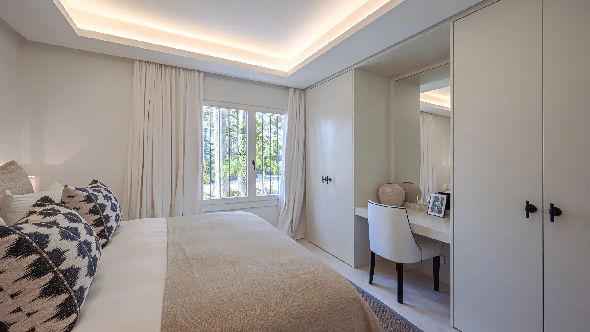 For sale Marina Puente Romano 3 bedrooms apartment