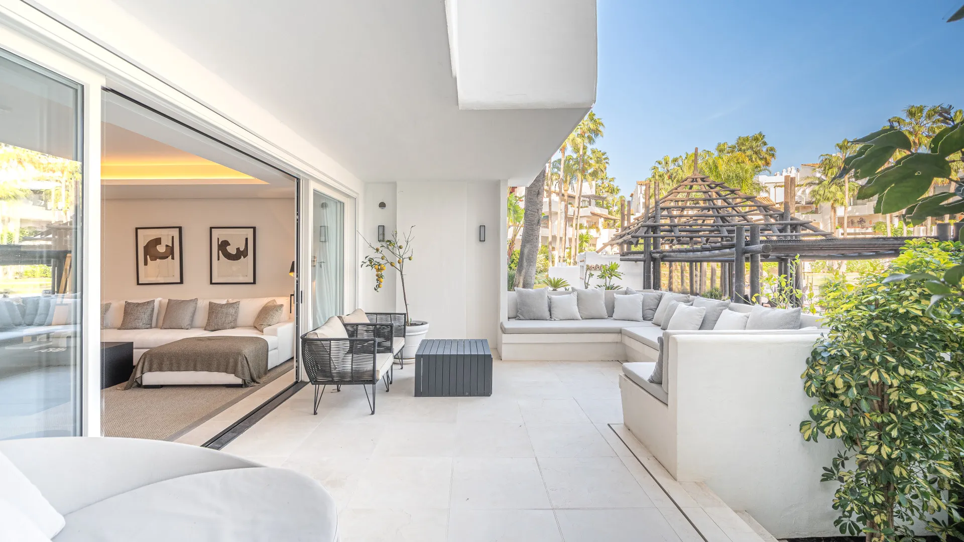 For sale Marina Puente Romano 3 bedrooms apartment