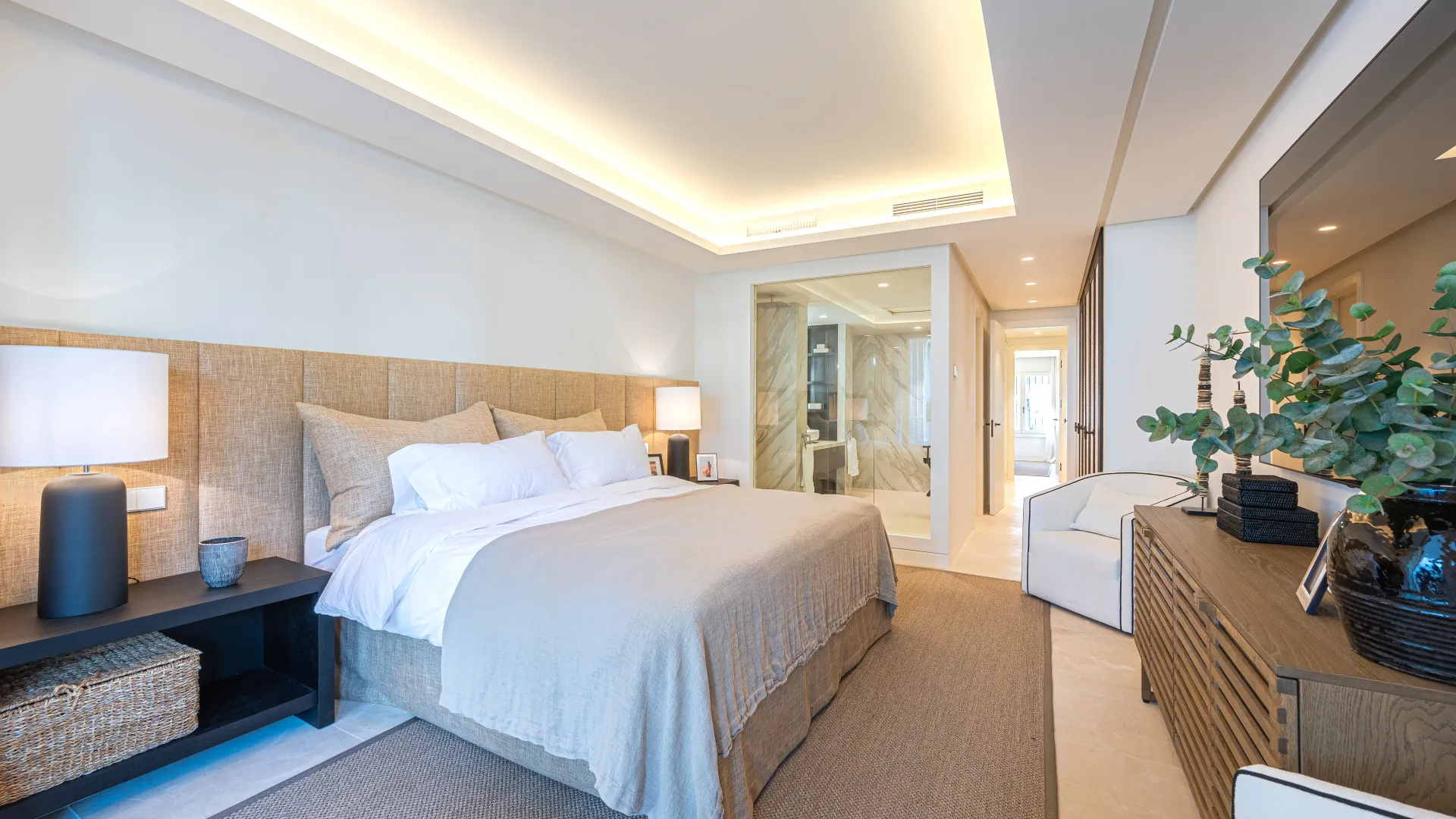 For sale Marina Puente Romano 3 bedrooms apartment