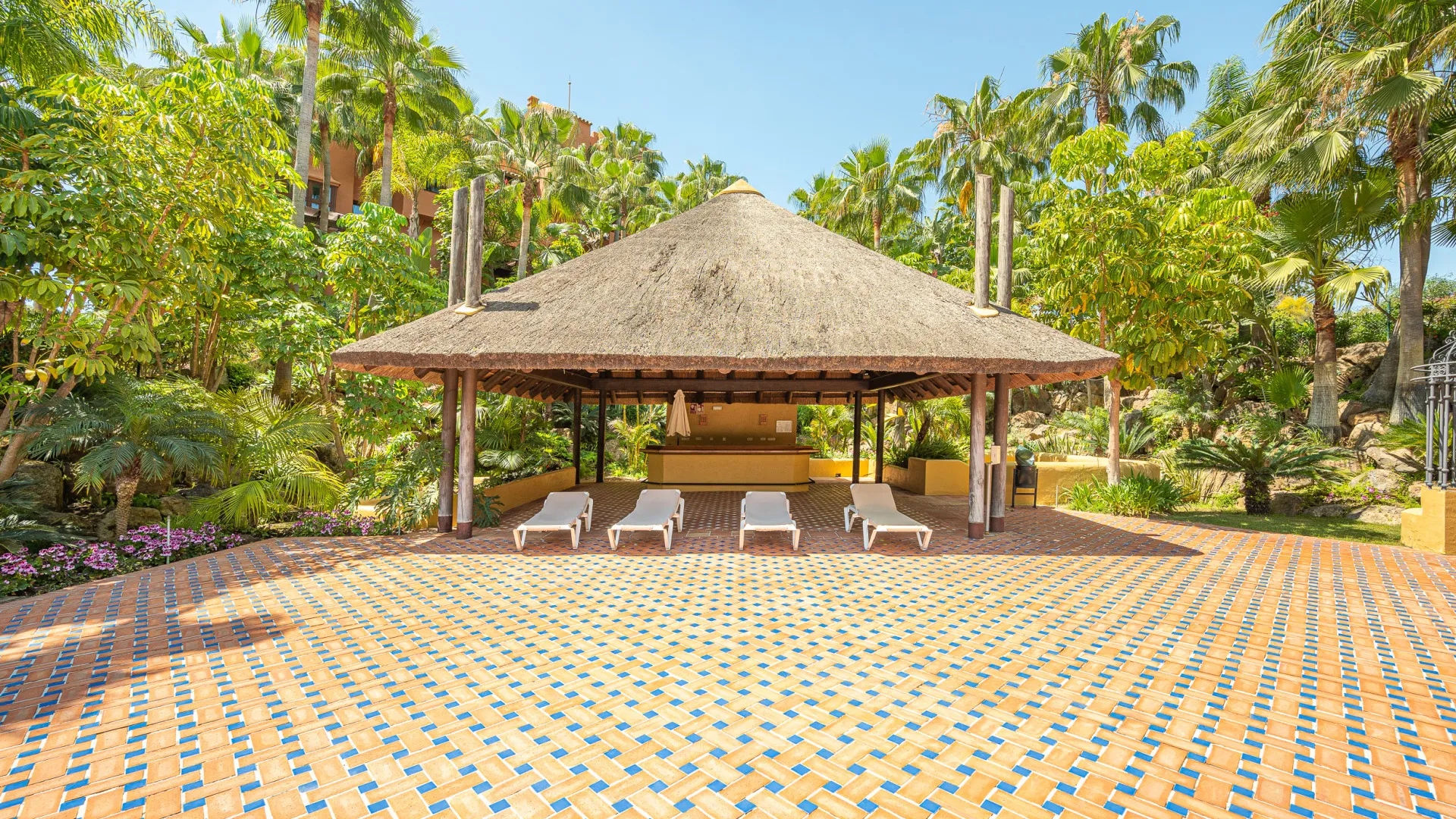 Duplex penthouse for sale in La Alzambra Hill Club with 3 bedrooms