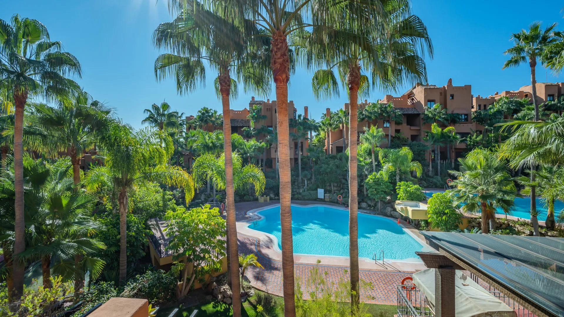 Duplex penthouse for sale in La Alzambra Hill Club with 3 bedrooms