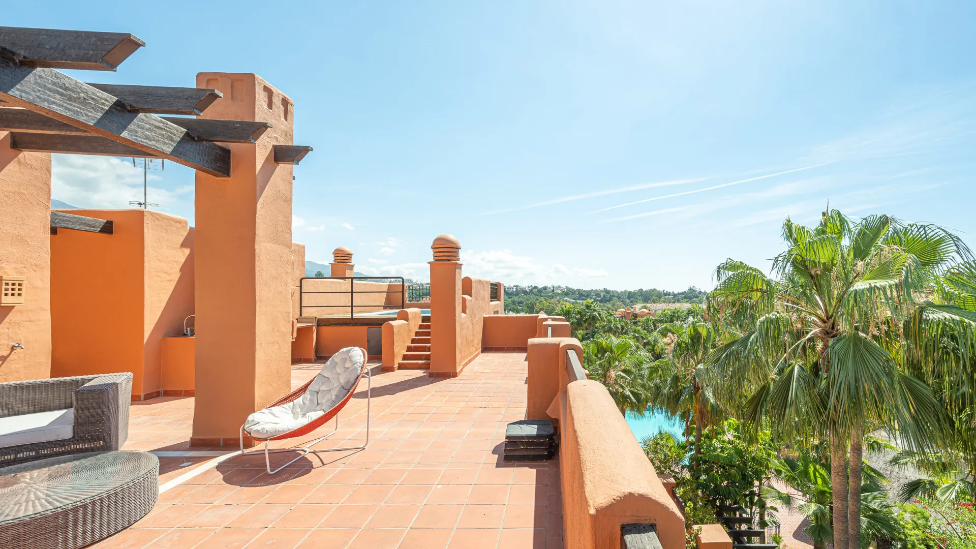 Duplex penthouse for sale in La Alzambra Hill Club with 3 bedrooms