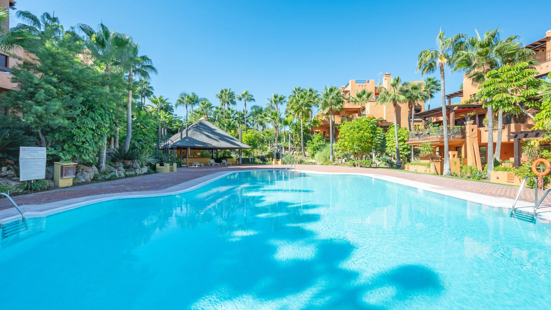 Duplex penthouse for sale in La Alzambra Hill Club with 3 bedrooms