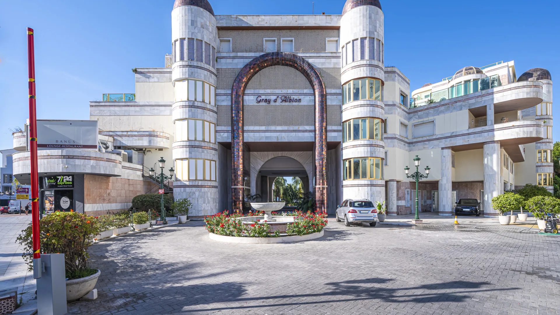 Gray D'Albion 4 bedrooms apartment for sale