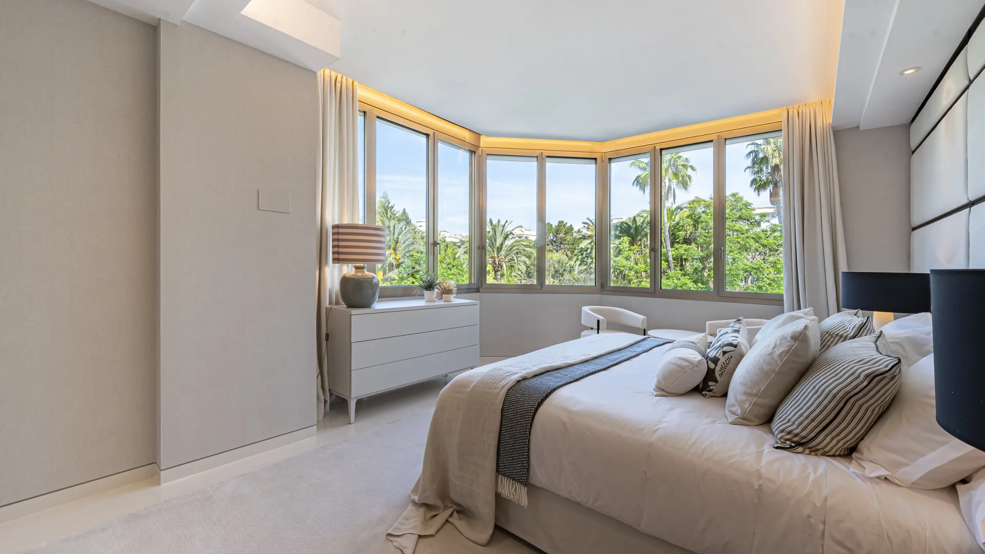 Gray D'Albion 4 bedrooms apartment for sale