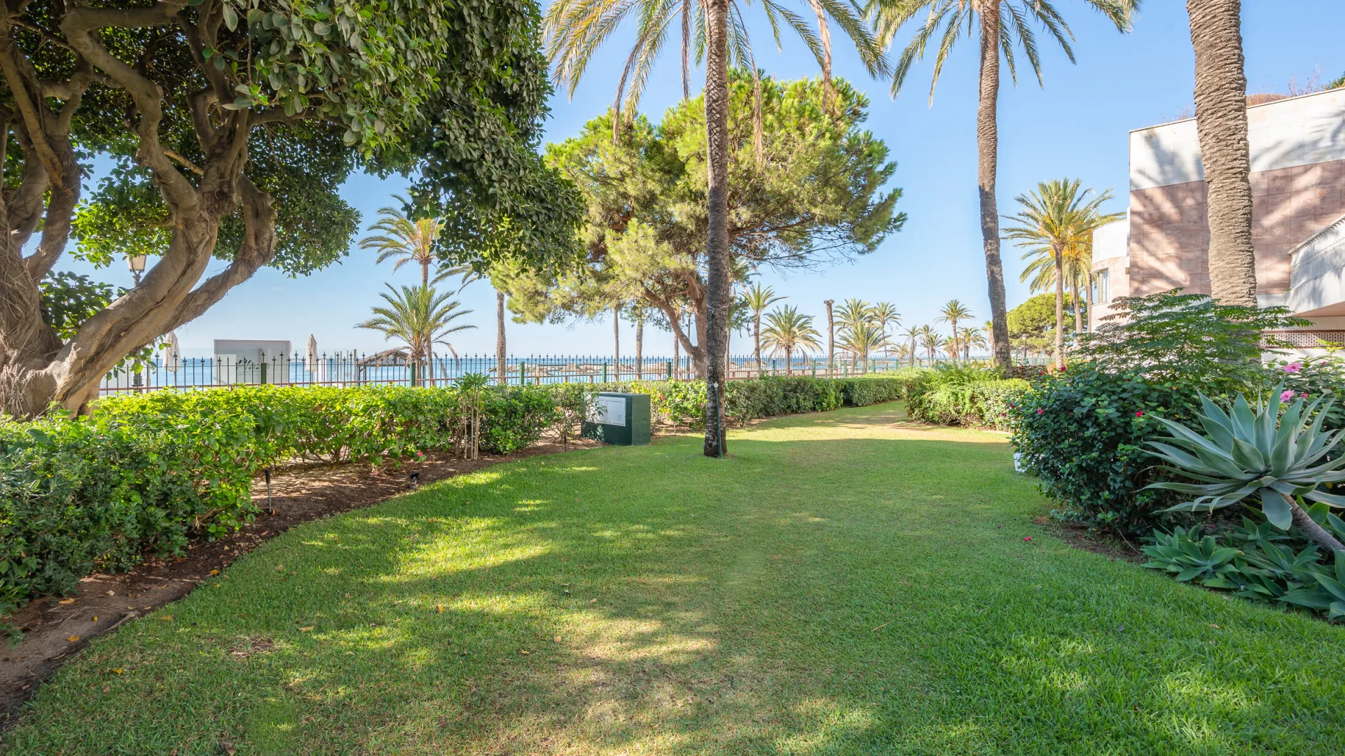 Gray D'Albion 4 bedrooms apartment for sale