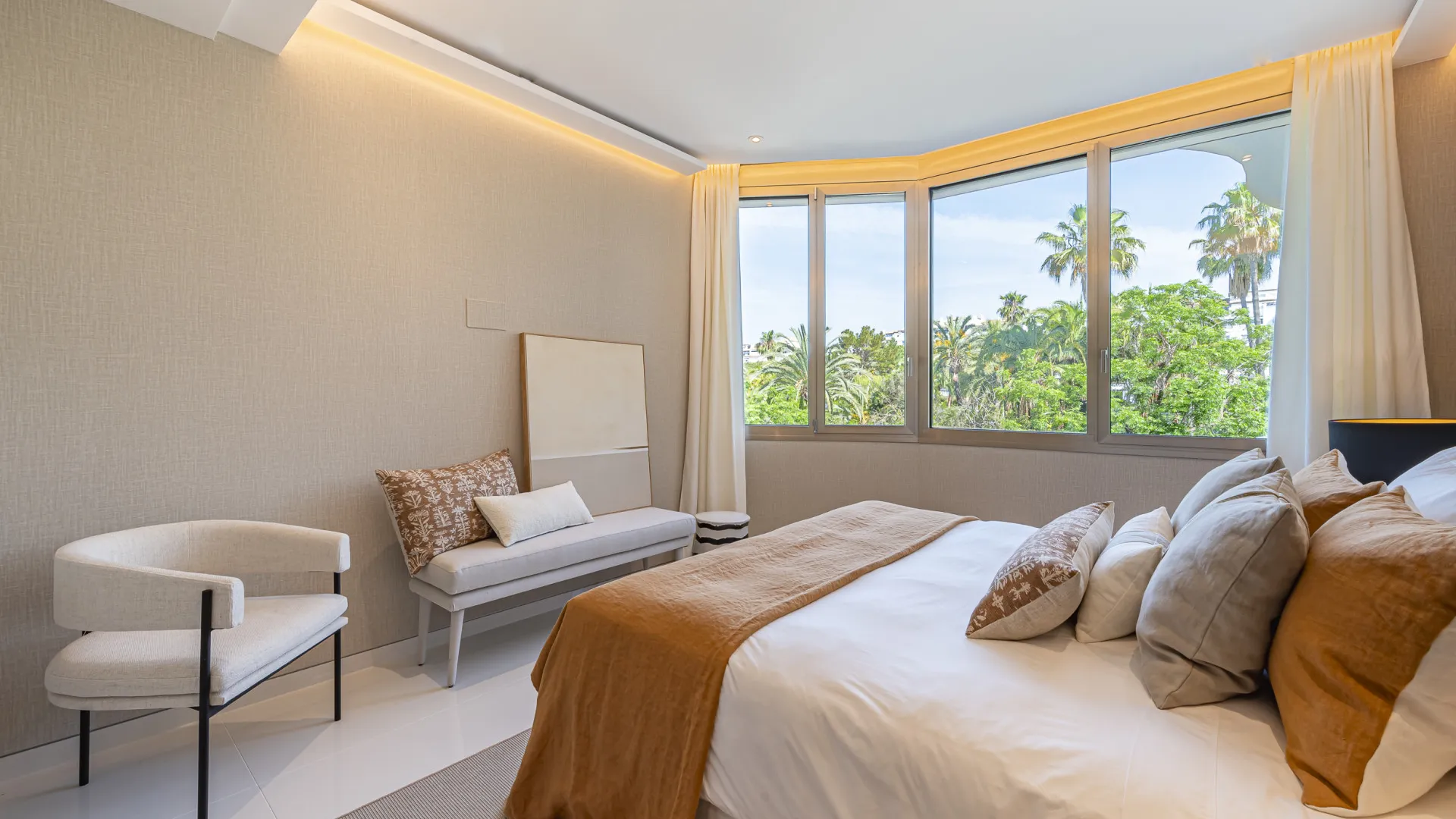 Gray D'Albion 4 bedrooms apartment for sale