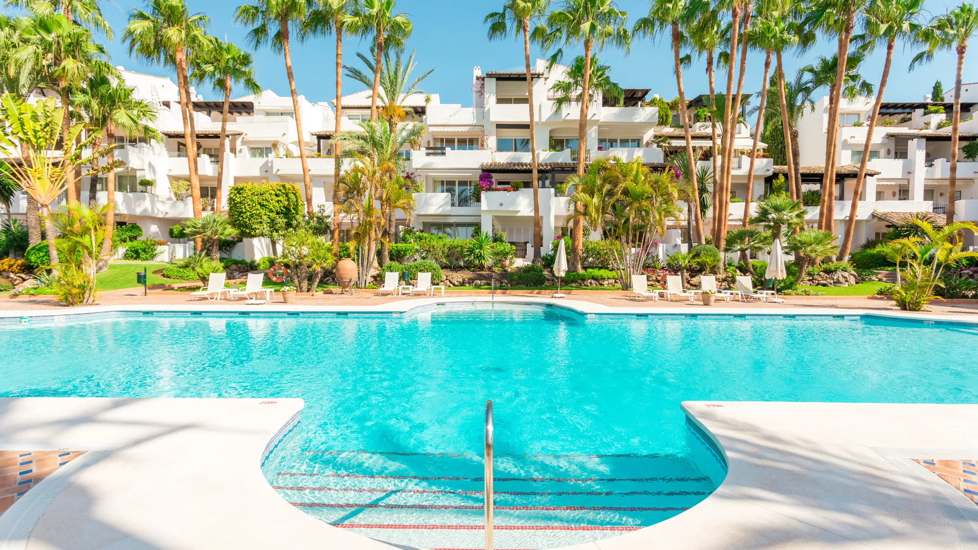 For sale Marina Puente Romano duplex penthouse with 3 bedrooms