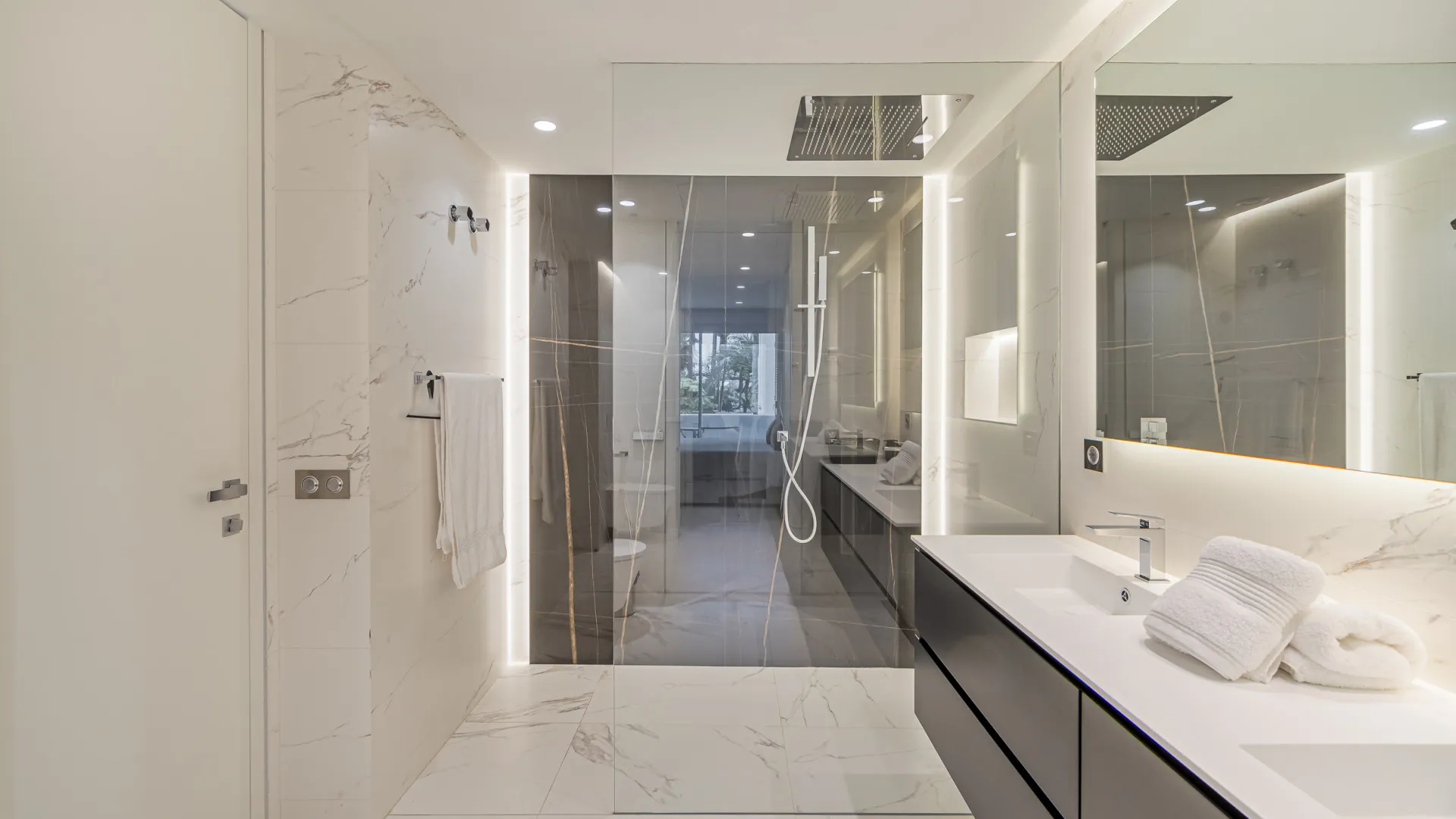 Apartamento en venta en Marina Puente Romano de 3 dormitorios