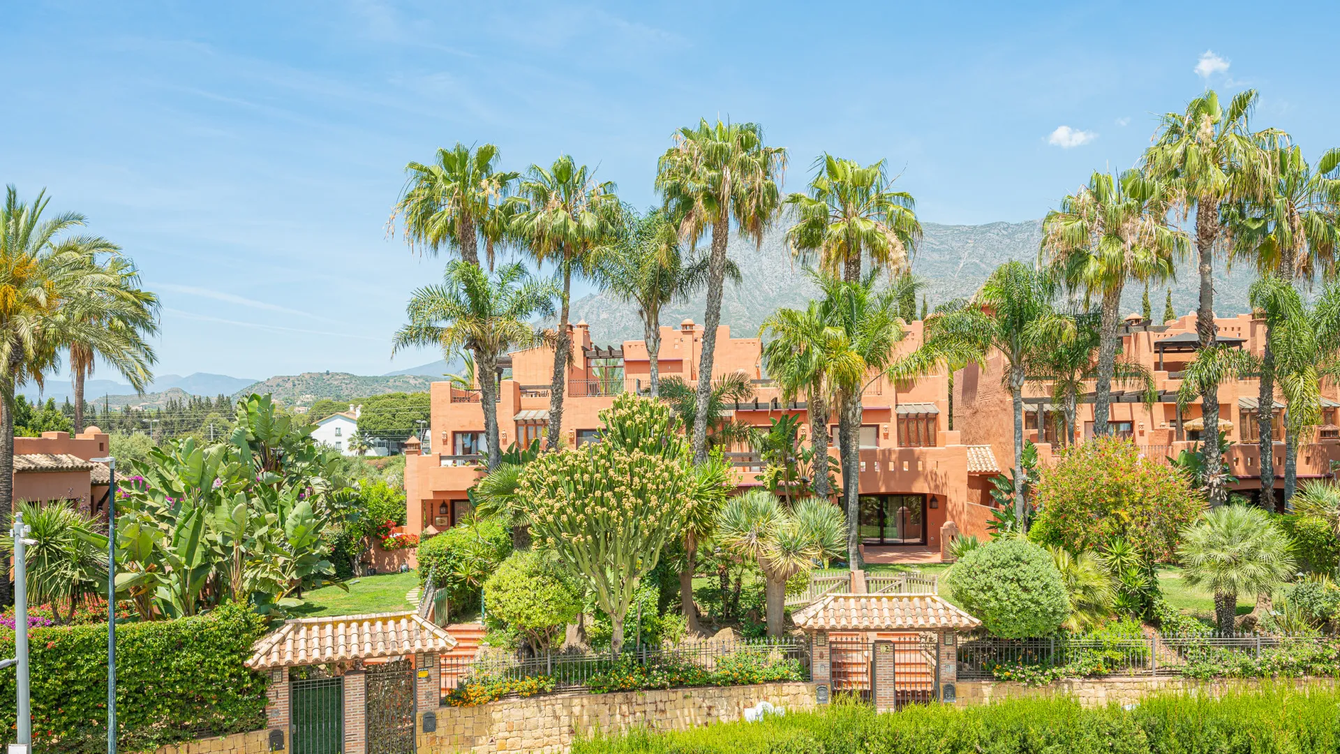 Altos de Puente Romano, villa con 5 dormitorios en venta