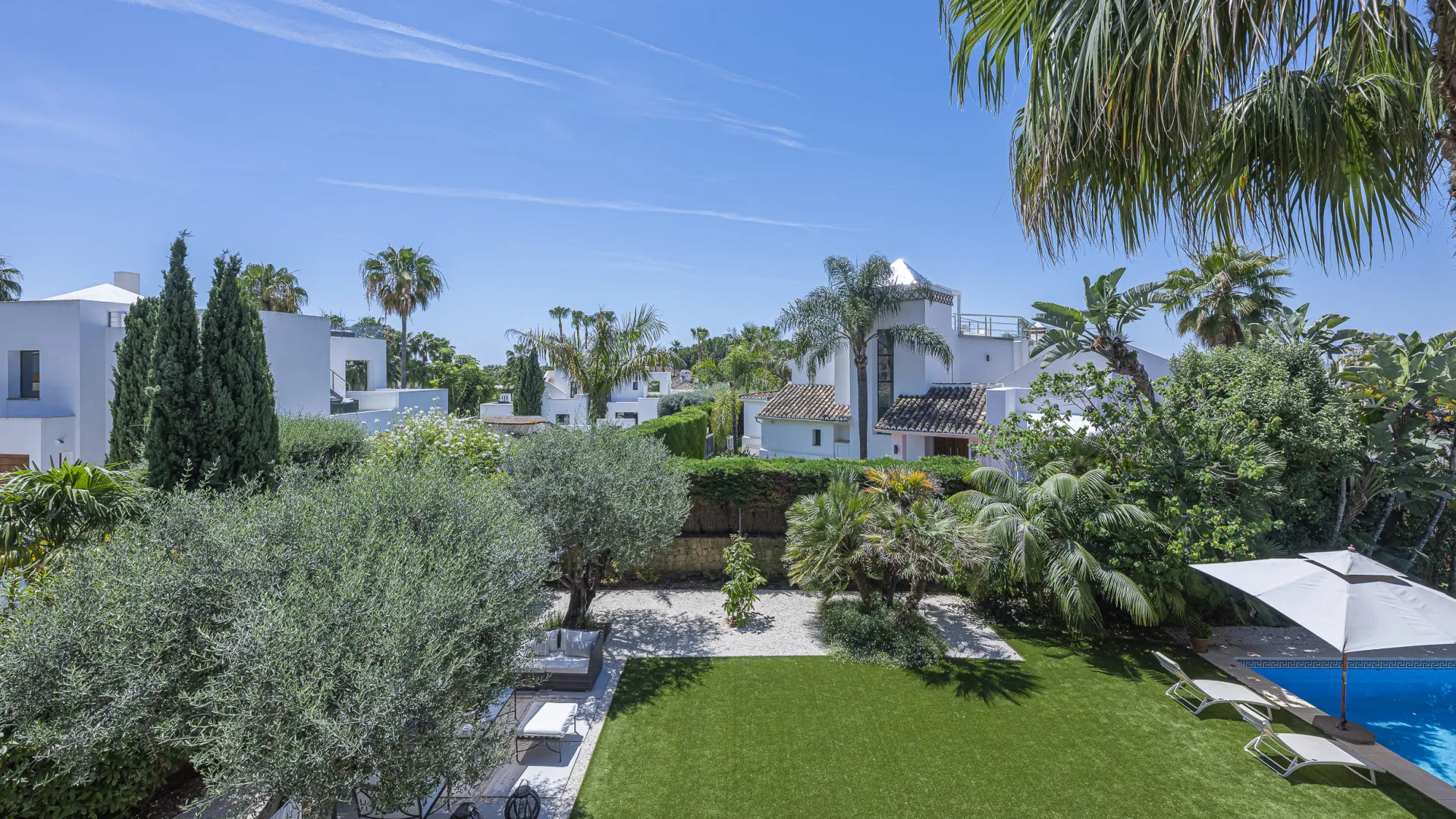 5 bedrooms villa for sale in Altos de Puente Romano