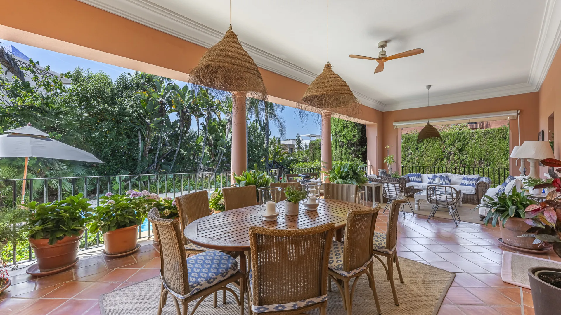 5 bedrooms villa for sale in Altos de Puente Romano