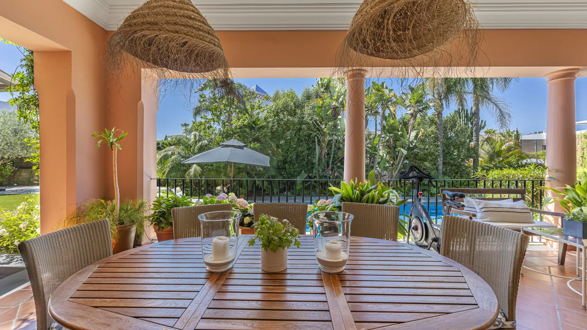 5 bedrooms villa for sale in Altos de Puente Romano